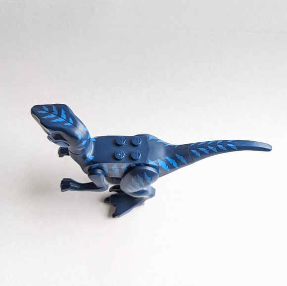 LEGO Dinosaur Blue Velociraptor - Picture 3 of 5